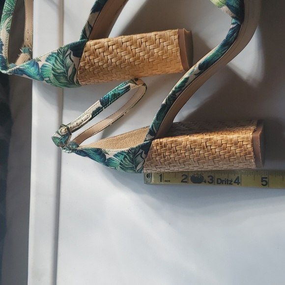 Shoes - Picture 8 of 12